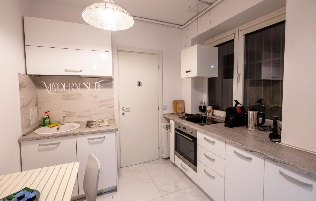 Maera Suites Central Bucureşti Exterior foto